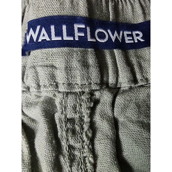 Wallflower Sage Linen Blend Shorty Short Size XL Juniors NWT - Picture 3 of 13